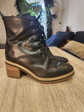 Timberland Women's Black Leather Lace-Up Block Heel Boots